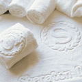 Luxury 100% Cotton Hotel Bath Towel, Weighs 400 to 800g
